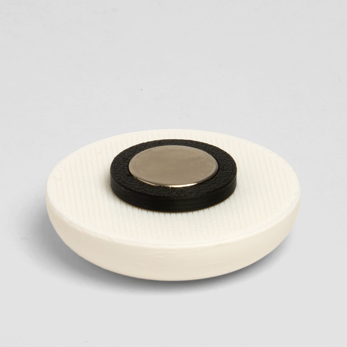 Artizan Fridge Magnet - Plain Wheel White 40mm