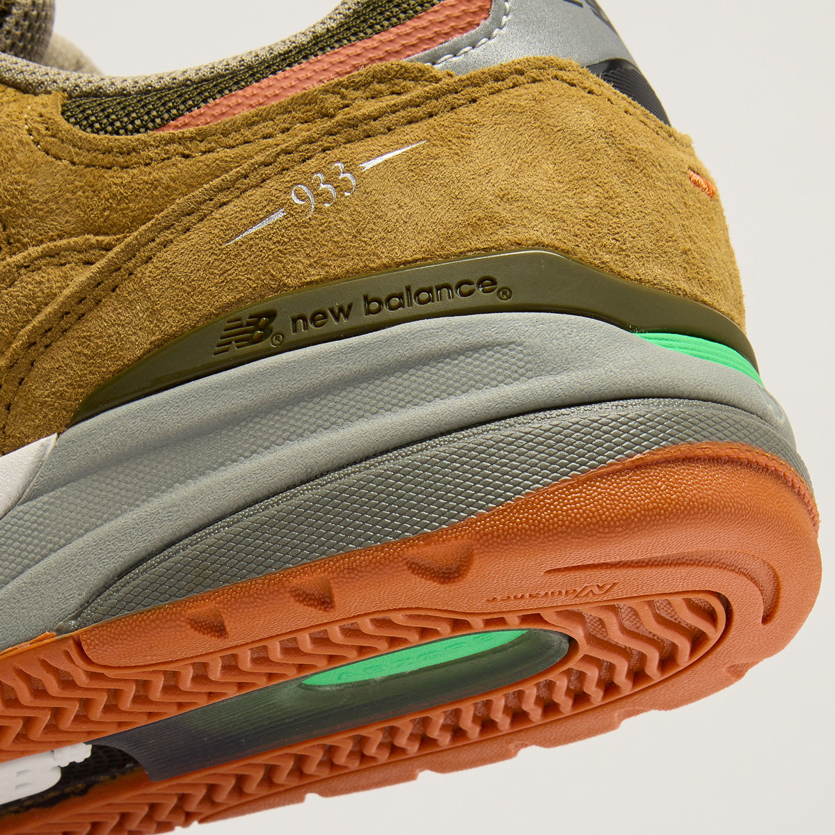 New Balance Numeric Andrew Reynolds 933 Shoes - Camel/Dark Brown