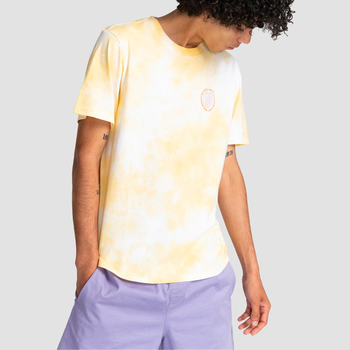 Element Seal Paint T-Shirt Cream Gold Tie