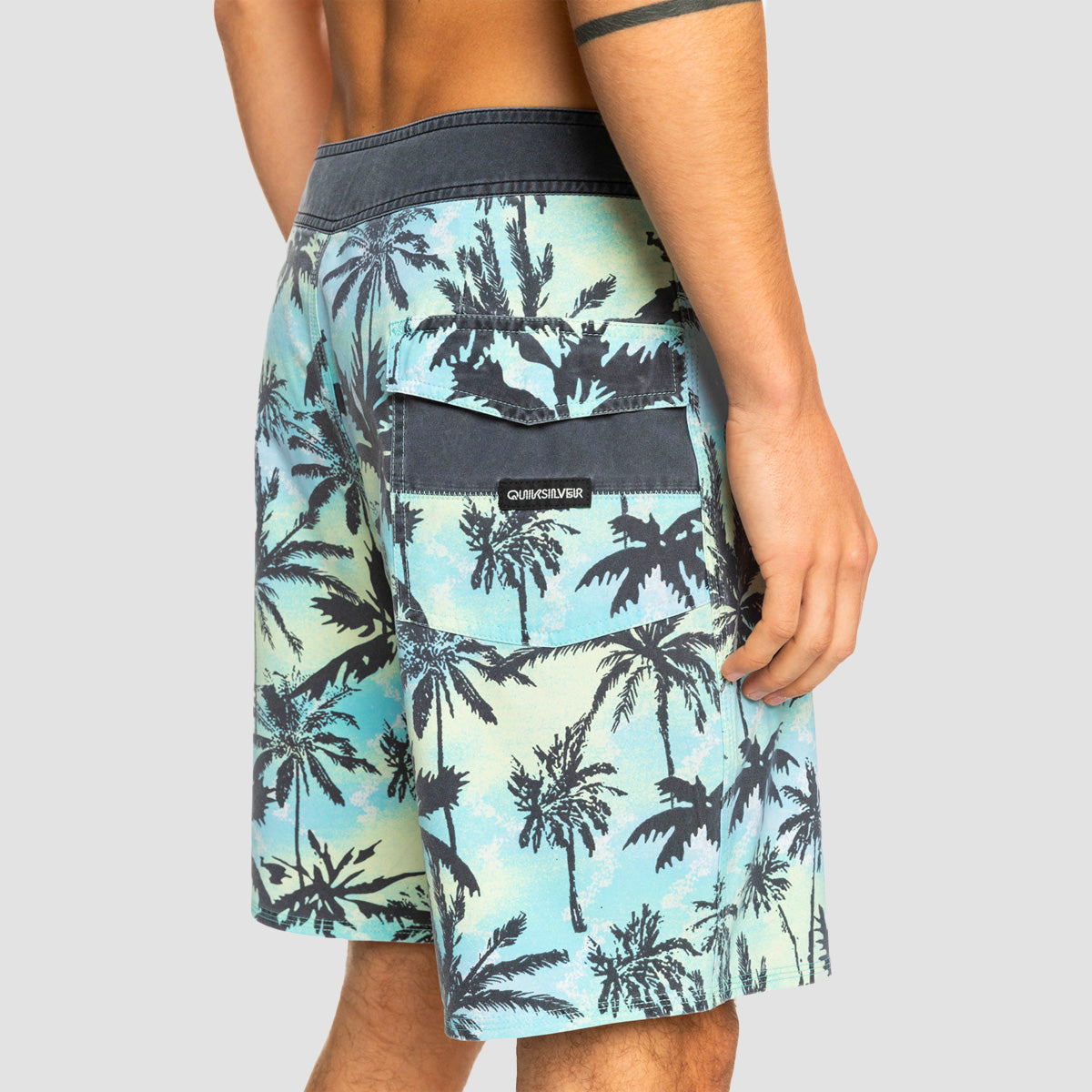 Quiksilver Surfsilk Washed 18" Boardshorts Buttercup