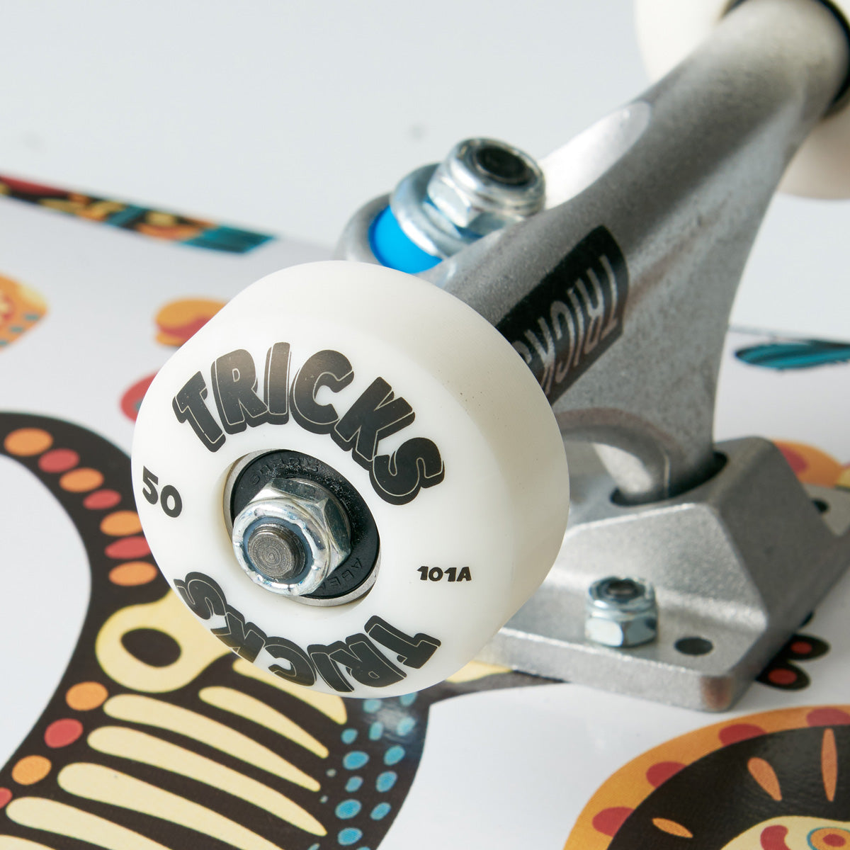 Tricks Muertos Skateboard - 7.375"