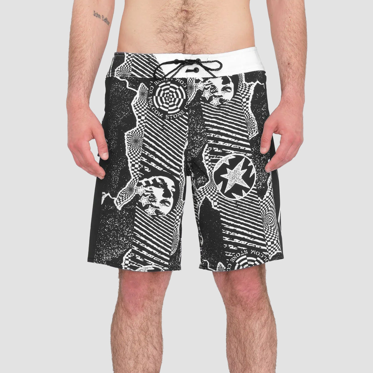 Volcom Lido Iconic Mod 19" Boardshorts Black White